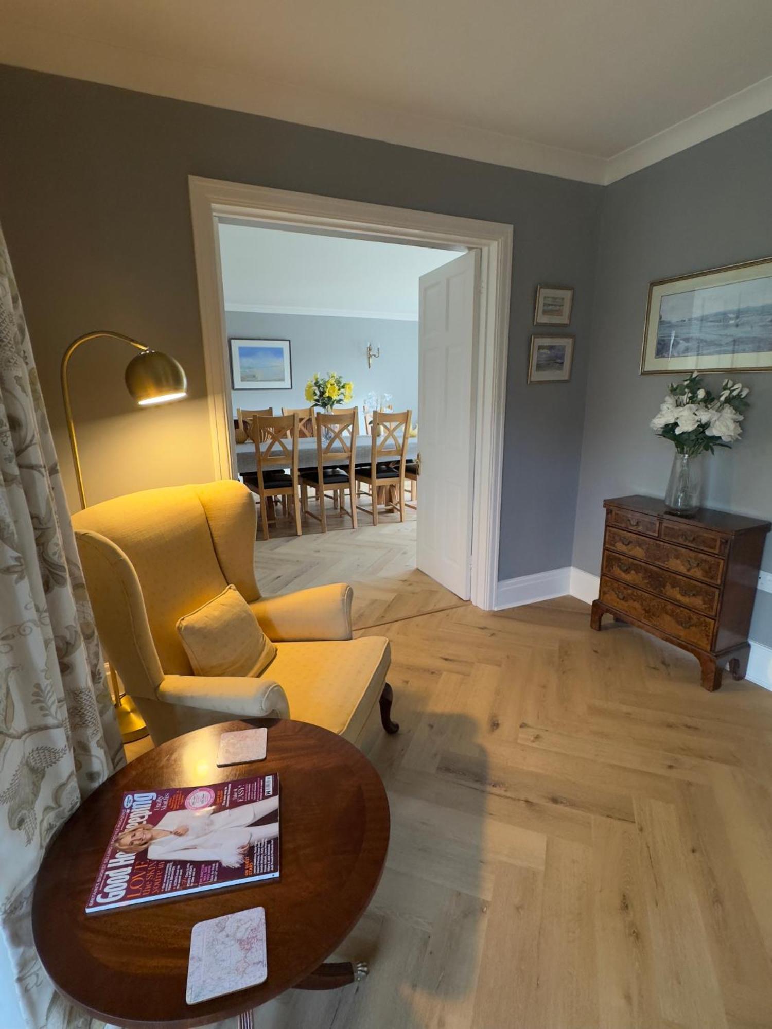 Vast, Elegant Home With Indoor Pool & Sauna Near Popular Golf Course Kington  Exterior photo